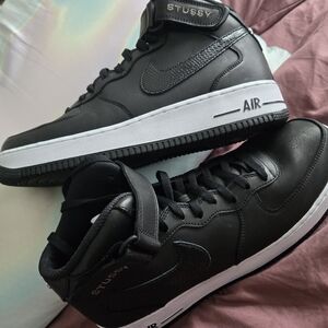 Stussy Black High-Top Sneakers Sleek Design